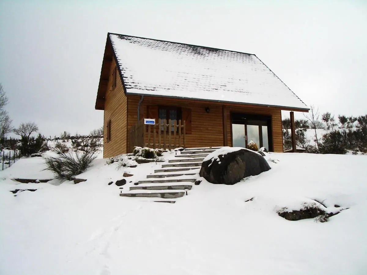 Chalet Charmant A Saint-Genes-Champespe Avec Parking Prive
