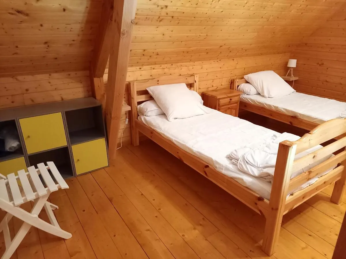 Chalet Charmant A Saint-Genes-Champespe Avec Parking Prive 0*,