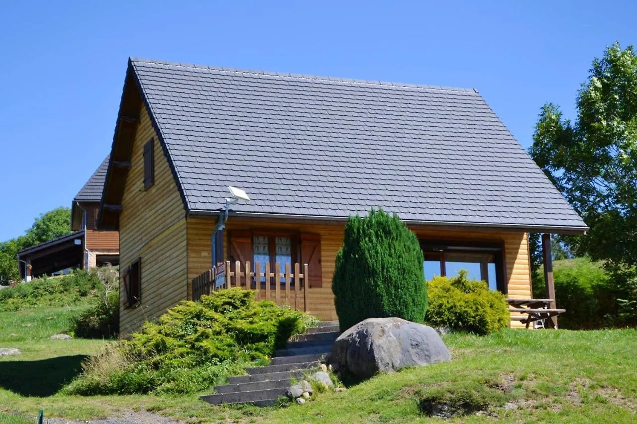 Chalet Charmant A Saint-Genes-Champespe Avec Parking Prive